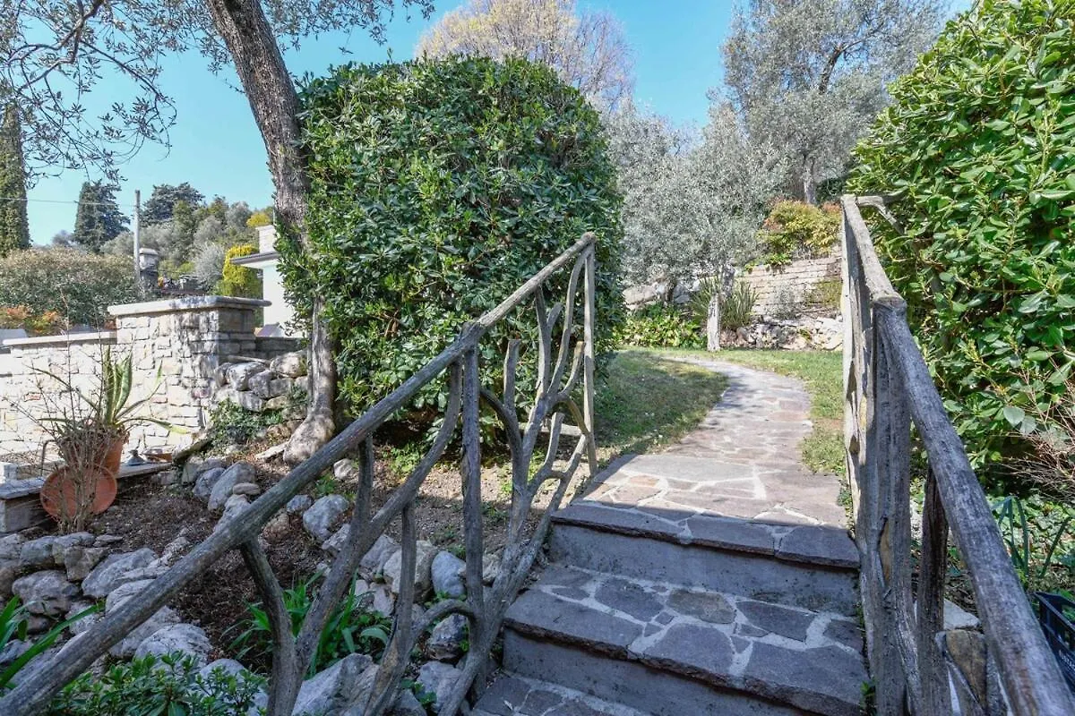 Villa Emma Тосколано-Мадерно 0*,